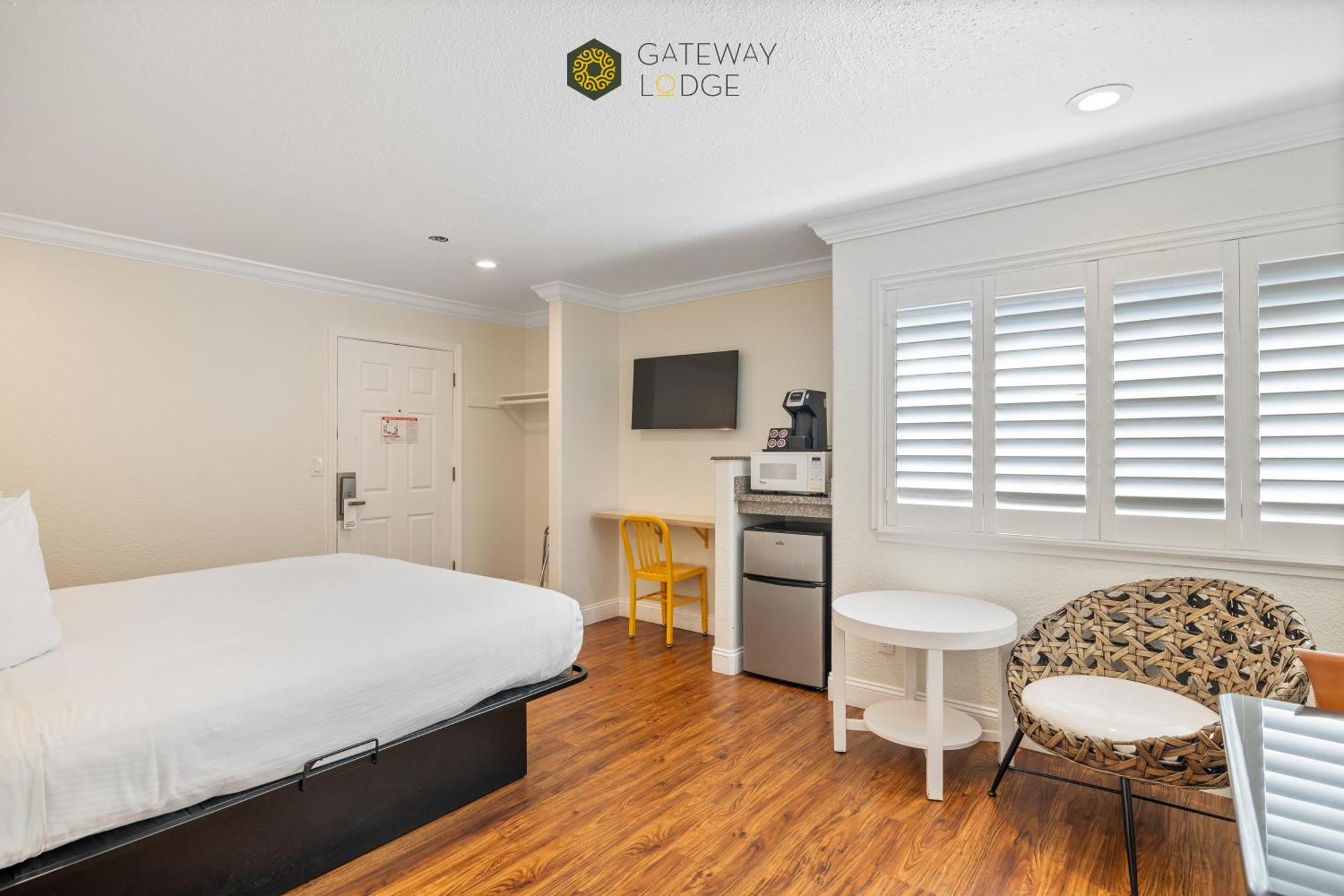 Gateway Hotel 2*